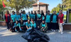Gençler, Dünya Temizlik Günü’nde Sahilde Buluştu