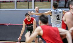 Dev Adamlar Bugün Parkeye İniyor