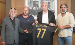 Başkan Demiryürek’e Forma Hediye Ettiler