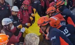 Kocaeli'de Çöken Binanın Enkazından 2 Kişinin Cansız Bedeni Çıkarıldı