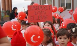 Kadıköy’deki Cumhuriyet Yürüyüşlerine Devam!