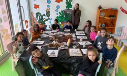 Kahve Kokulu Resimlerle Renkli Bir Gün