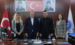 Başkan Adil Yele, Bahçeşehir Koleji Yönetimini Makamında Ağırladı