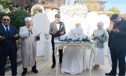 Müftü Yılmaztürk Genç Çiftin Nikahını Kıydı