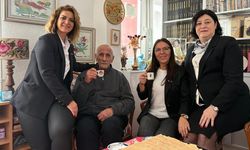 Kadın Meclisi’nden Emekli Öğretmenlere Anlamlı 24 Kasım Ziyareti