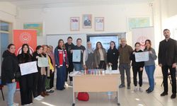 Aile Yılı Etkinlikleri Kapsamında Aile Ebru Sanat Atölyesi Düzenlendi