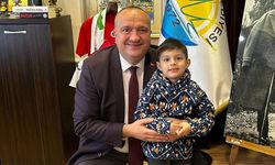 Başkan Avni Kurt, Minik Hemşehrisini Makamında Ağırladı