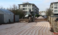 Çiftlikköy Belediyesi Baharlı Sokak’ta Parke Yol Çalışmalarını Sürdürüyor