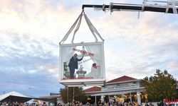 Fethiye’de Sıra Dışı Düğün: Gelin Ve Damat Cam Vitrinde