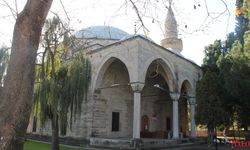 Körfezin Kıyısında Zamana Direnen Yapı: Hersekzâde Ahmed Paşa Cami