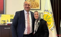 Başkan Avni Kurt, Çınarcıklı Zekiye Köse’yi Makamında Ağırladı