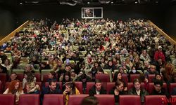 Yalova’da ‘Olaylar Çok Büyük’ Oyunu Kahkaha Dolu Anlara Sahne Oldu