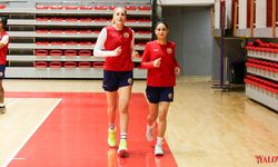 Bizim Kızlar Burhaniye’yi Gözüne Kestirdi