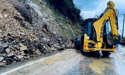 Esenköy–Armutlu Yolunda Heyelan