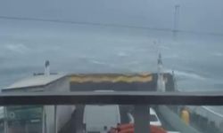 Topçular-Eskihisar Seferini Yapan Arabalı Feribot Fırtınada Sürüklendi