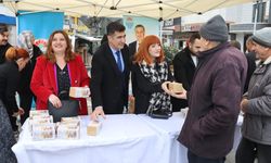 Yalova Belediyesi Kandil Simidi ve Lokum Dağıttı