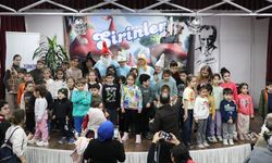 ‘Şirinler’ Çiftlikköy’de Çocuklarla Buluştu
