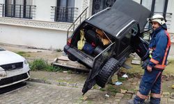Bayraktepe Mahallesi’nde Trafik Kazası: Yaralı Vatandaş Araçtan Kurtarıldı