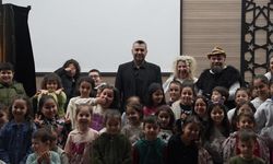 Kırmızı Başlıklı Kız Çocuklarla Buluştu