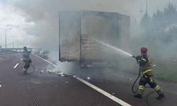 Kağıt Yüklü Tır Dorsesinde Büyük Yangın