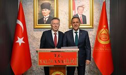 Eski Yalova Valisi Prof. Dr. Erbay’dan Vali Usta’ya Hayırlı Olsun