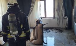 Kanepe ve Perdeler Alev Aldı, Komşular Seferber Oldu