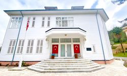 Atatürk Köşkü Bayrama Hazır