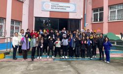 Renkli Çoraplarla Kalplere Dokundular