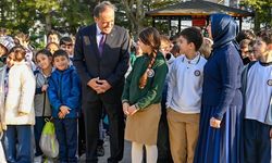 Vali Usta, Öğrencilerle İstiklal Marşı’nı Okudu