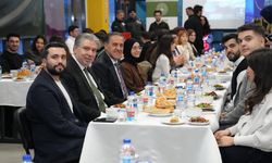 Vali Usta ve Bahçekapılı Öğrencilerle İftar Yaptı