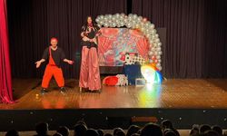 Mini Sirk Çocukları Eğlendirdi