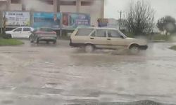 Yalova’da Altyapı Sağanağa Teslim: Trafik Felç