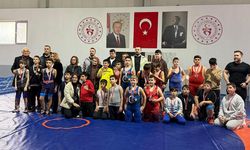 Altınova’nın Minik Güreşçileri Yalova Şampiyonası’na Damga Vurdu