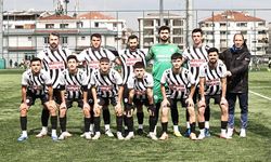 Armutlu Zirvede Tek Kaldı