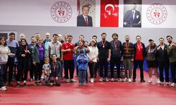 Sağlık Çalışanları Masa tenisinde Hünerlerini Sergiledi