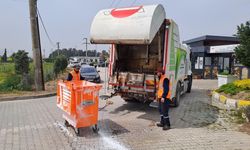 Altınova’da Konteynırlar Dezenfekte Ediliyor