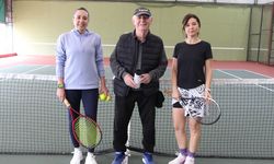 İlk Servisler Atıldı, Yalova’da Yürüyen Köşk Turnuvası Başladı