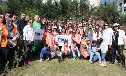 Çiftlikköy’de 400 Öğrenciden 400 Defne Fidanı