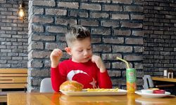 Çiftlikköy Belediyesi Sosyal Tesisleri'nde Çocuklara 23 Nisan Sürprizi