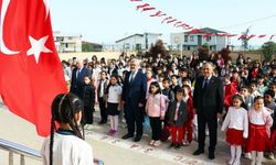 Yalova’da Yeni Hafta Bayrak Töreniyle Başladı