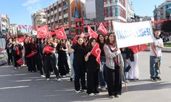 Gençlik ve Spor Bayramı, Yalova’daki Gençliğin Yürüyüşüyle Başladı