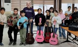 Çiftlikköy’de Gitar Kursiyerleri Hünerlerini Sergileyecek