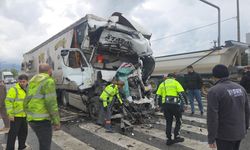 TIR Tankere Çarptı, Sürücü Hayatını Kaybetti