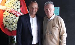 Prof. Dr. Erbay’dan Dostları ve Okurları İçin İmza Günü