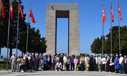 Yalovalı Annelerden Şehitler Huzurunda Anlamlı Davranış