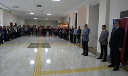 Yalova Üniversitesi Rektörü Personeliyle Bayramlaştı
