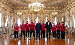 Vali Gül, Tuba ve Madalya Kazanan Güreşçileri Ağırladı