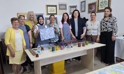 Yalova Kadın Meclisi Ebru Sanatında Buluştu