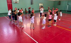 Armutlu’da Gençler Yaz Dönemini Sporla Geçiriyor