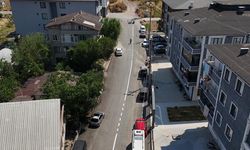 Çiftlikköy’de Yenilenen Caddelere Yol Çizgileri Çekiliyor